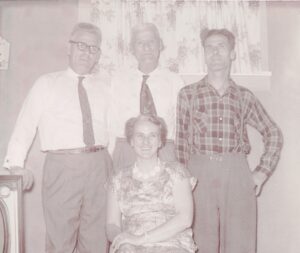 Emile, Jérémie et Ulric avec Albanie Trépanier